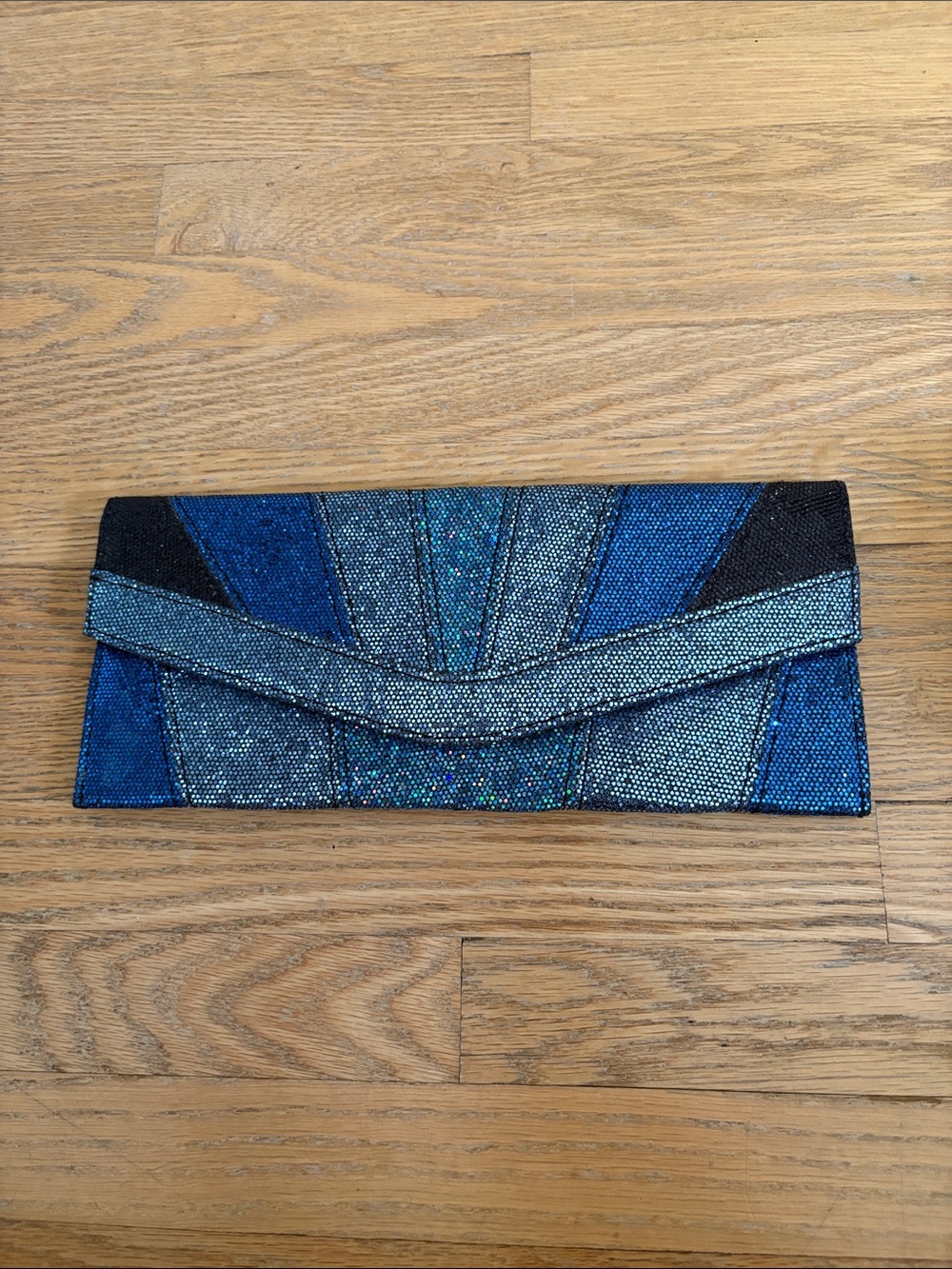 Sparkly envelope clutch
